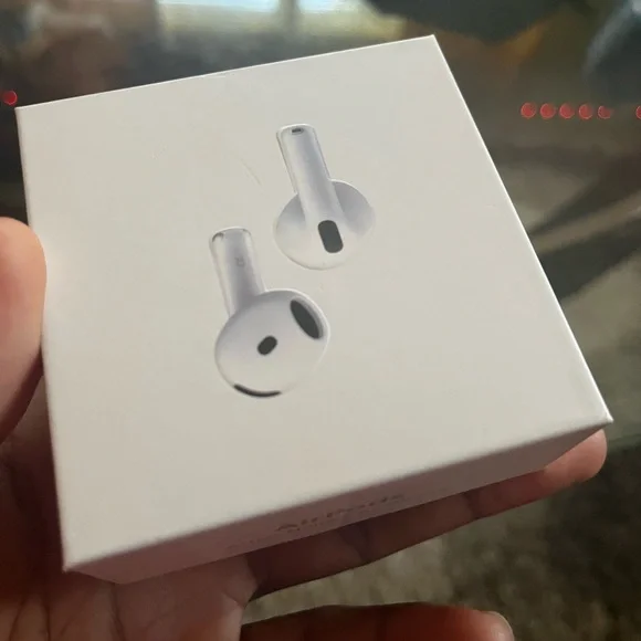 Apple AirPods with Noise Cancellation - White